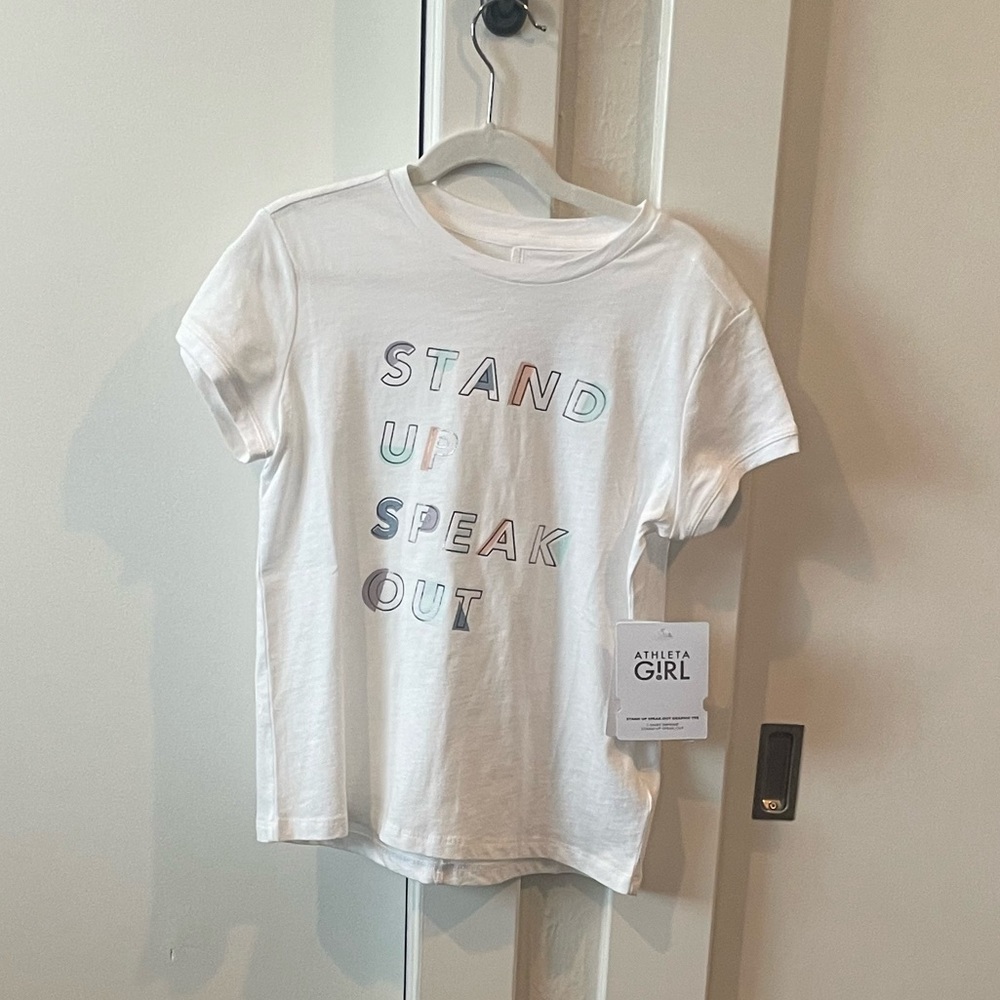 NWT Athleta Girl short sleeved tee - size 8-10/M